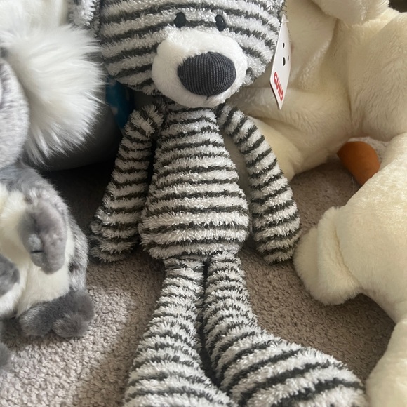 Assorted Plush Toy Collection - Picture 6 of 12